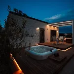 Nyaraló Modern Seaside House *