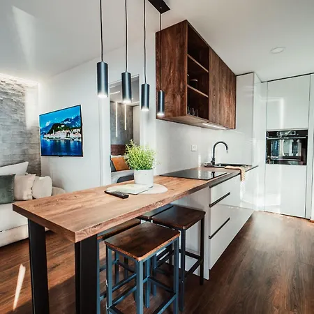 Modern Seaside House *
